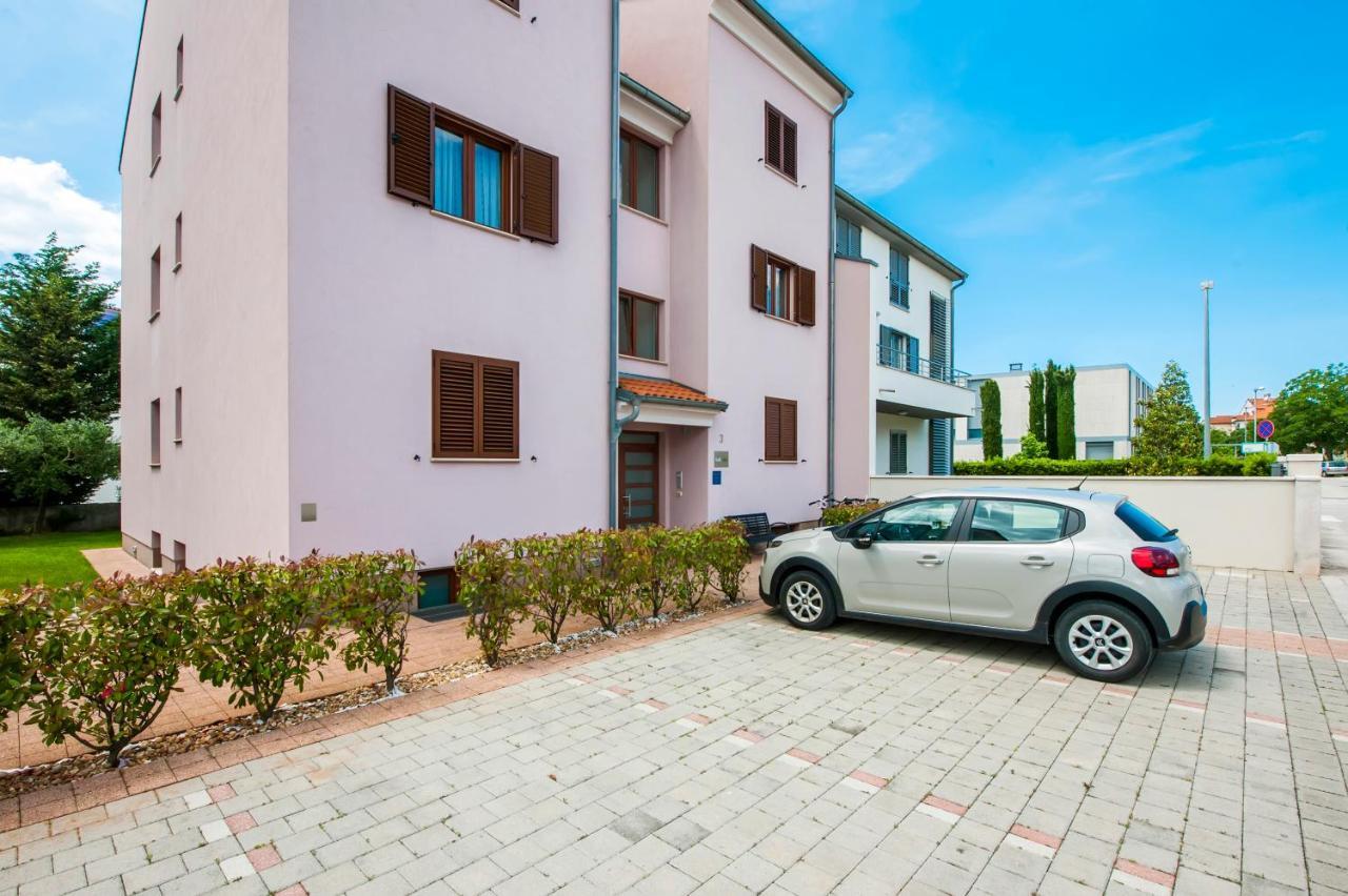 Apartments And Rooms Camaiore Rovinj Exterior foto