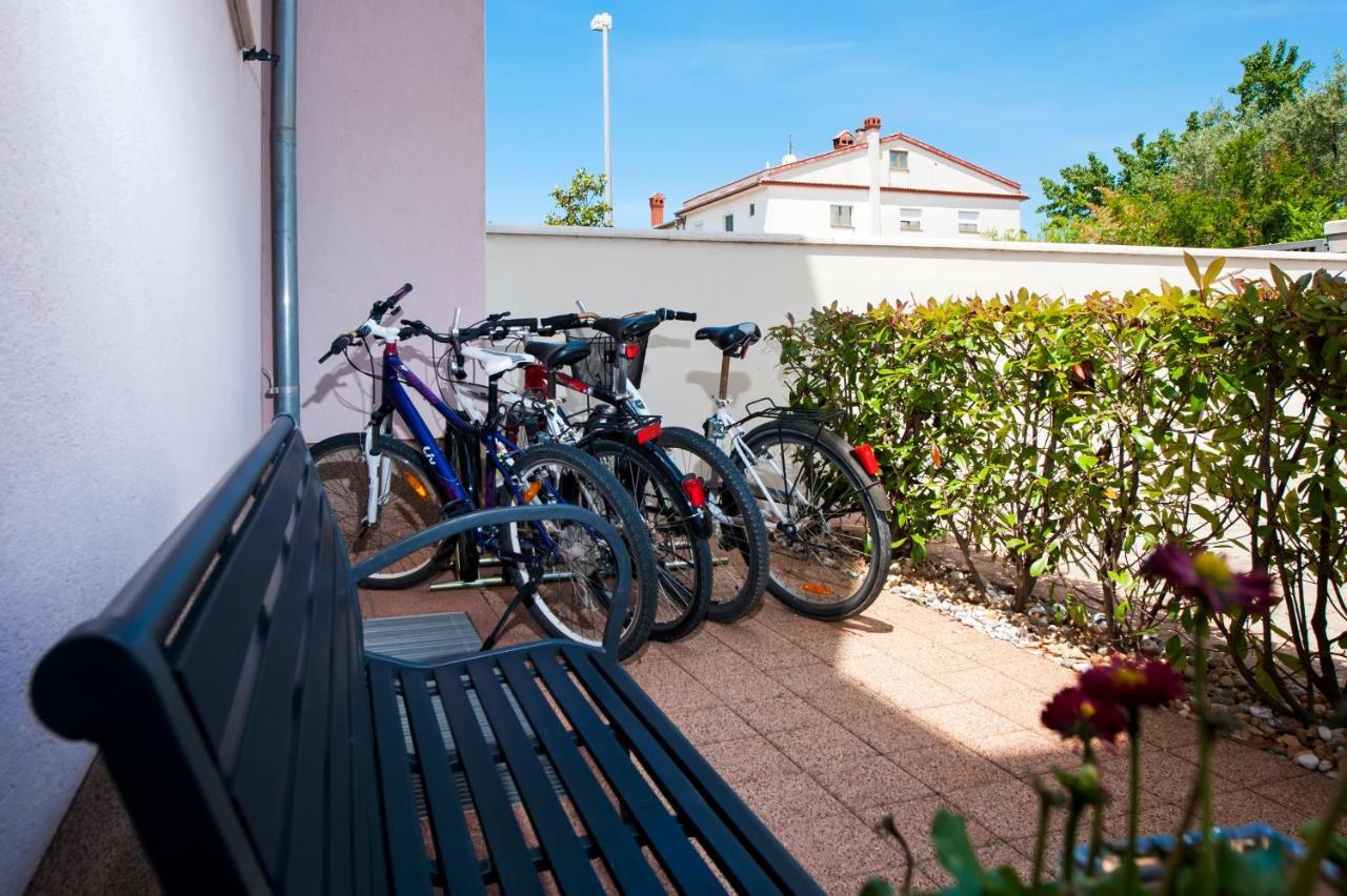 Apartments And Rooms Camaiore Rovinj Exterior foto