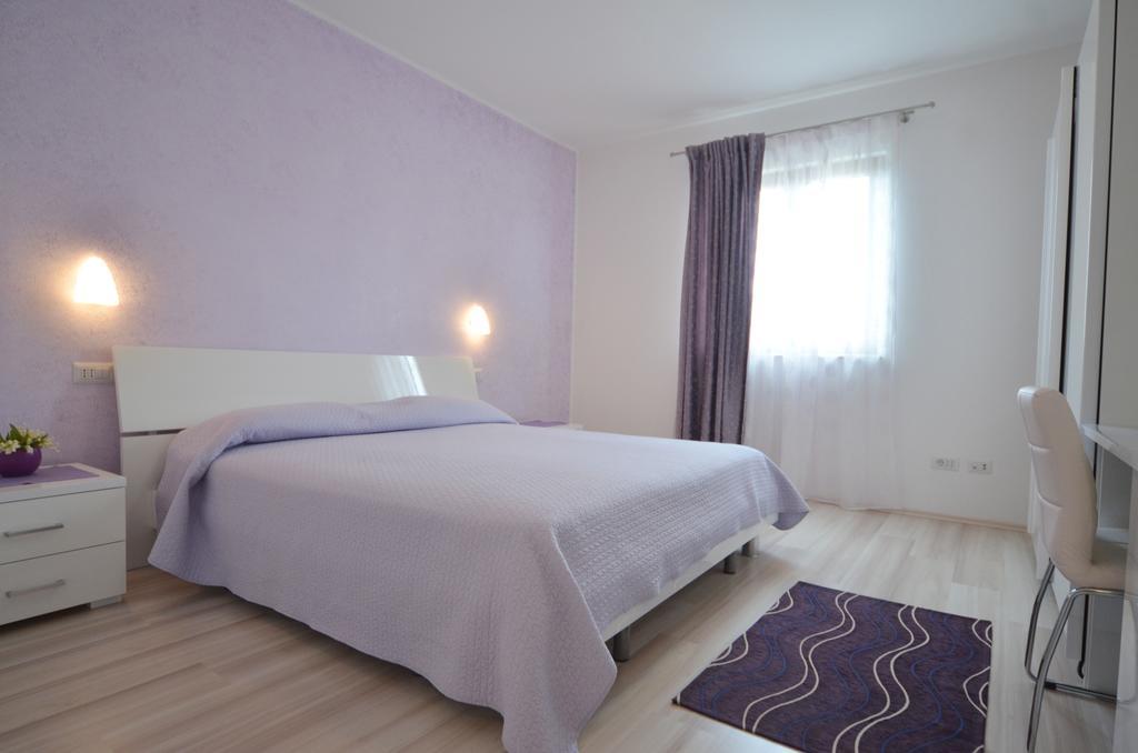 Apartments And Rooms Camaiore Rovinj Exterior foto
