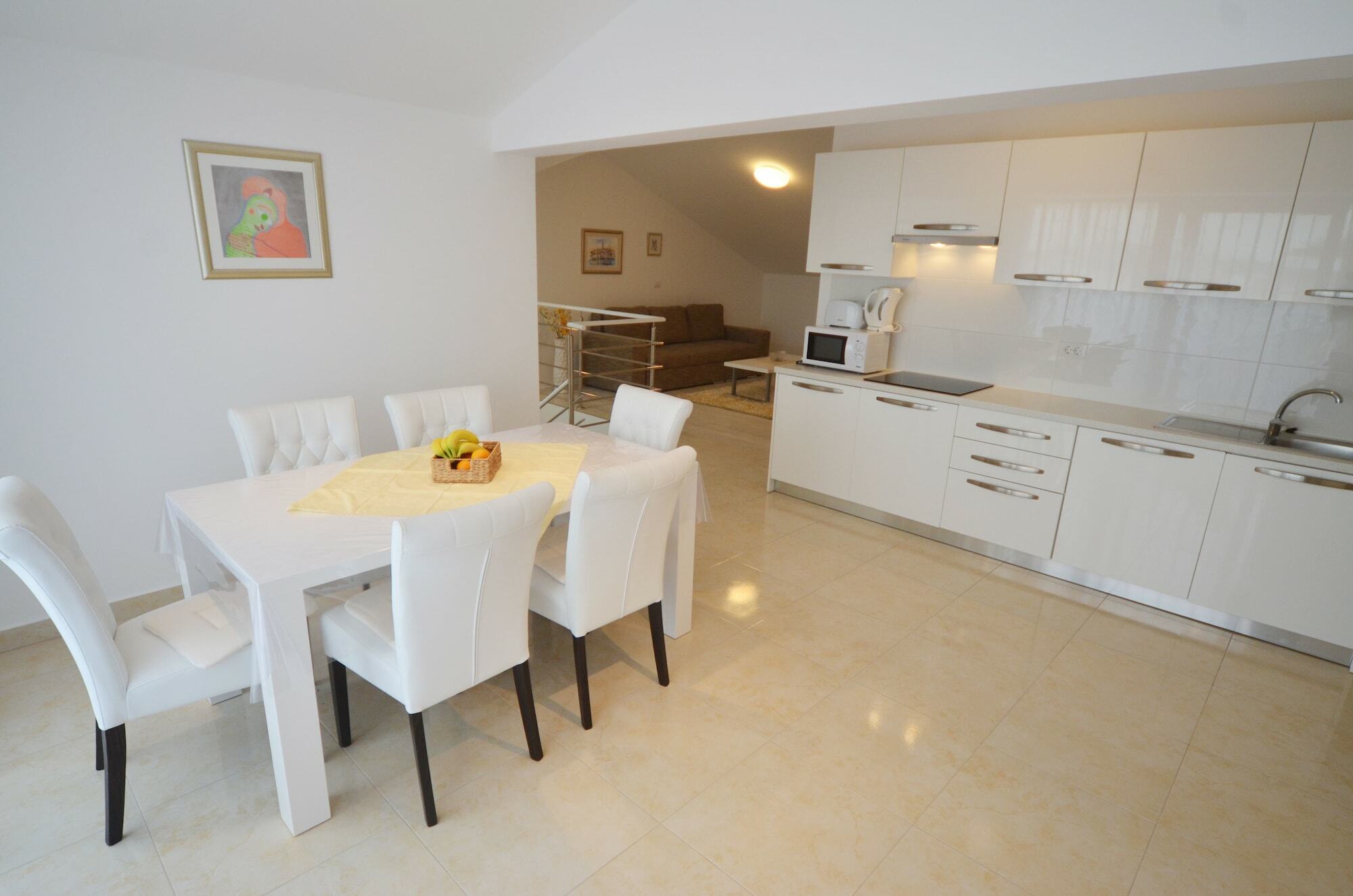 Apartments And Rooms Camaiore Rovinj Exterior foto